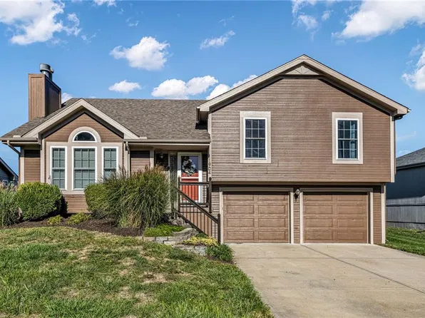11904 N Charlotte St, Kansas City, MO 64155