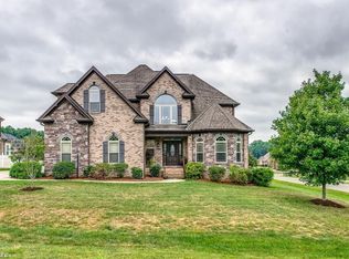 6091 Olde Farm Dr, Pfafftown, NC 27040