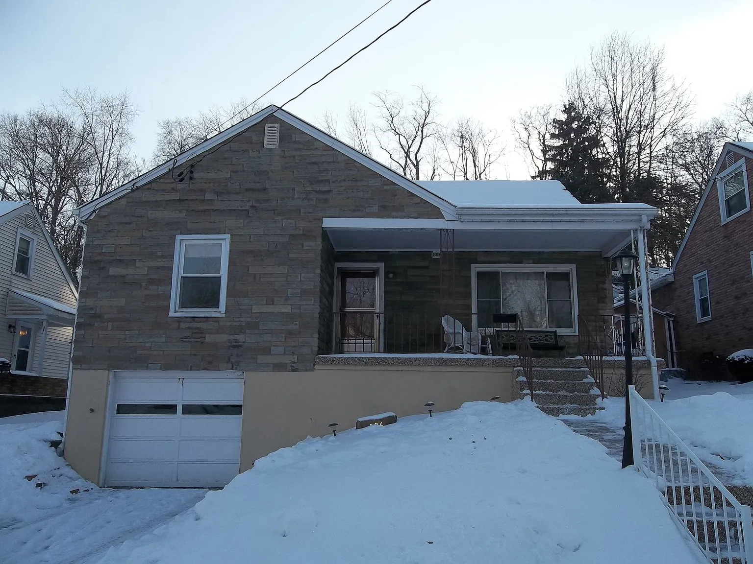 136 Valley Way photo 1