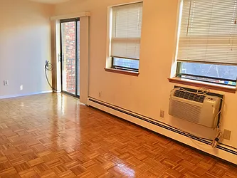 Rented by Papp Realty