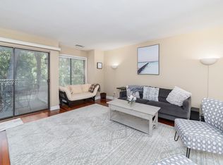15 Deallyon Ave APT 2, Hilton Head Island, SC 29928