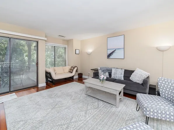 15 Deallyon Ave APT 2, Hilton Head, SC 29928