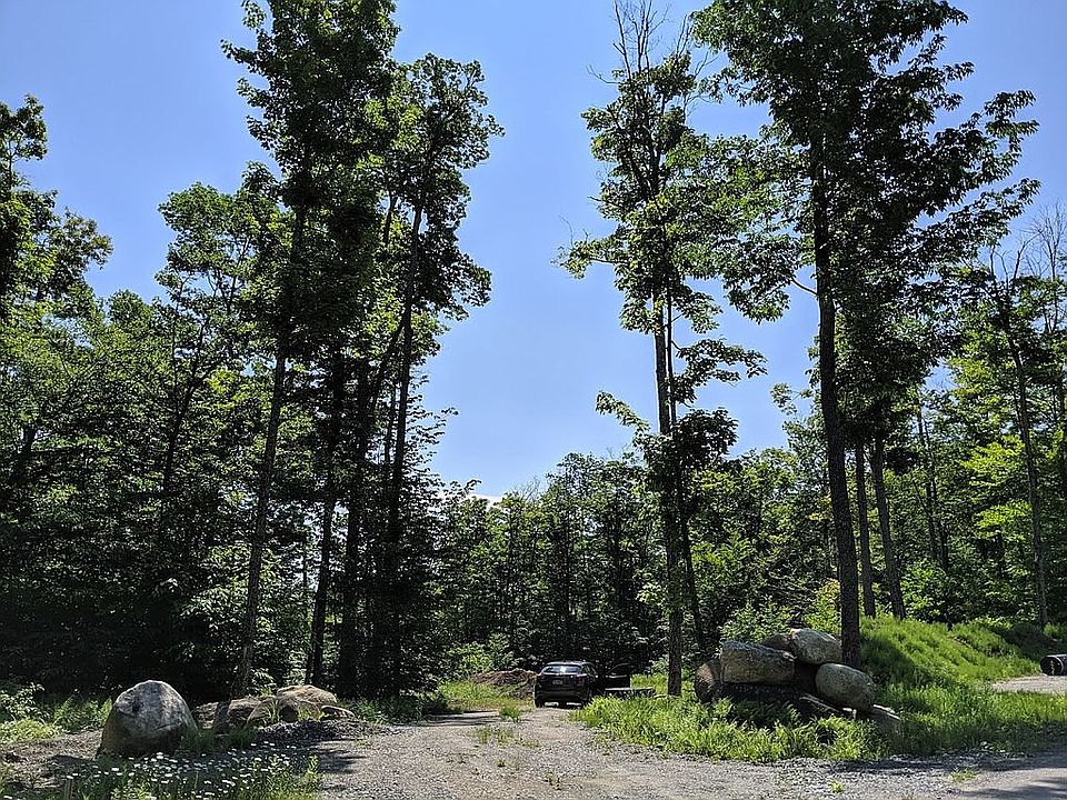 Driveway/entrance
