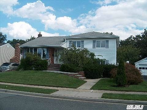 1st image of 18 Andover Ln