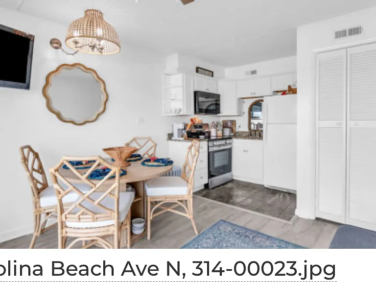 222 Carolina Beach Ave N — Photo 3