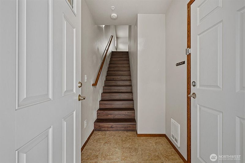 2nd image of 527 Neff Circle