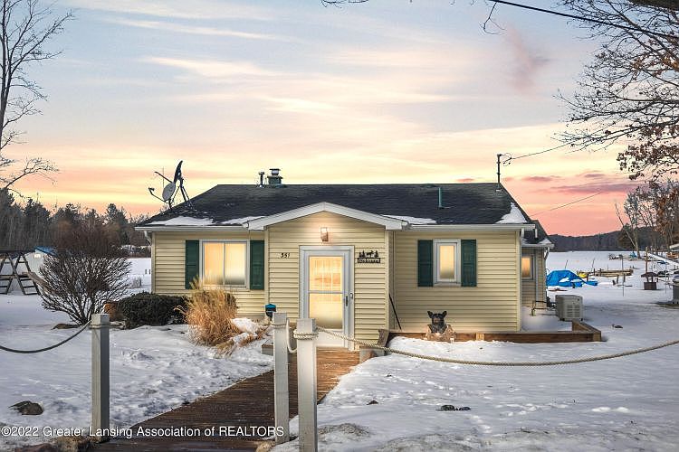 1st image of 351 Lake Dr
