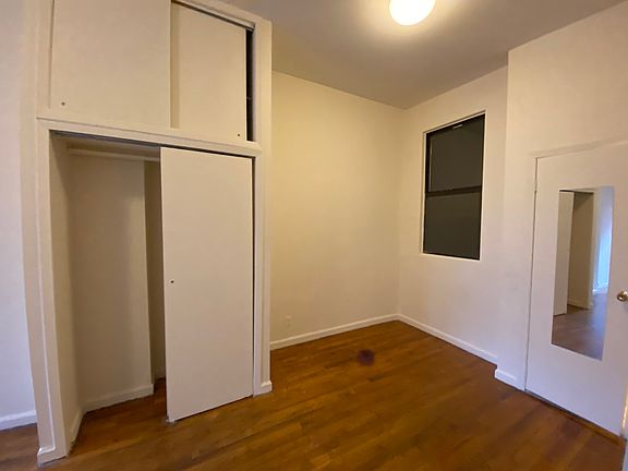 4th image of 211 E 5th St APT 6