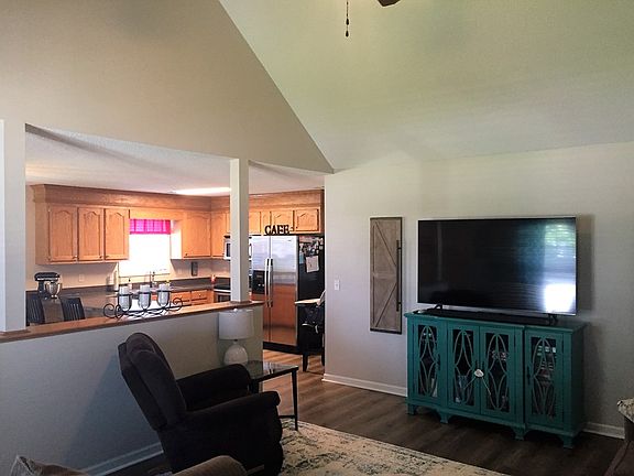 5th image of 670 Ginhouse Dr