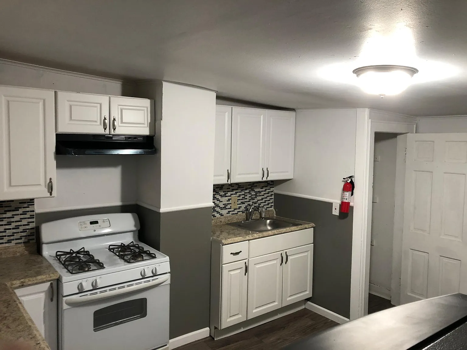 2 bed, 1000 sqft, $2,300 — Photo 4