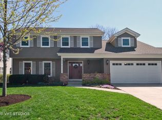 204 Westmoreland Ln, Naperville, IL 60540
