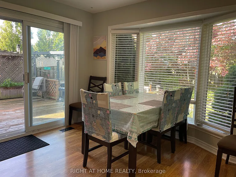 1163 Rosethorne Rd #UPPER — Photo 6