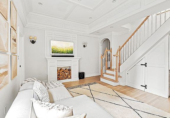 4th image of 140 W 74th St #5