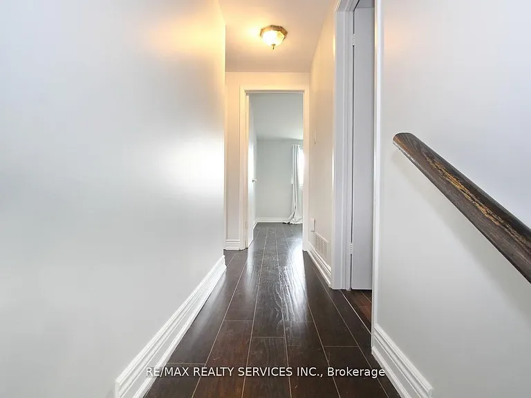 185 Earnscliffe Cir — Photo 39