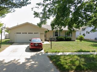 1909 Bittersweet Dr, Champaign, IL 61821