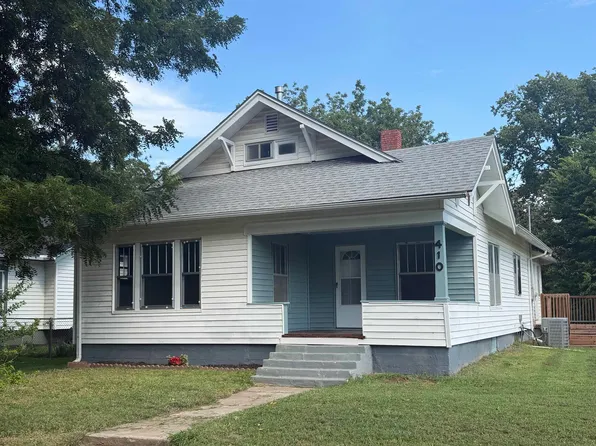 410 W 6th St, Chapman, KS 67431