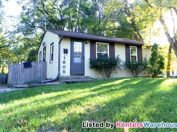 1605 86th St E, Bloomington, MN 55425