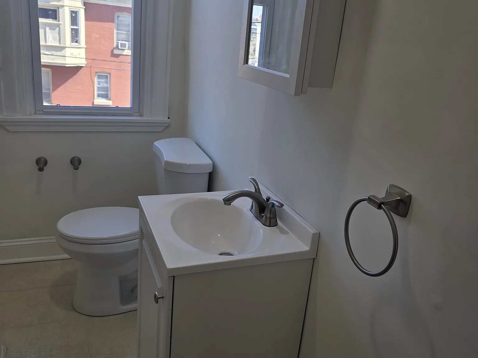 3 bed, 984 sqft, $1,400 — Photo 4
