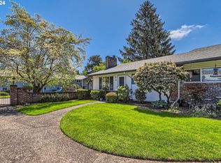 1001 NE 90th Ave APT A, Portland, OR 97220