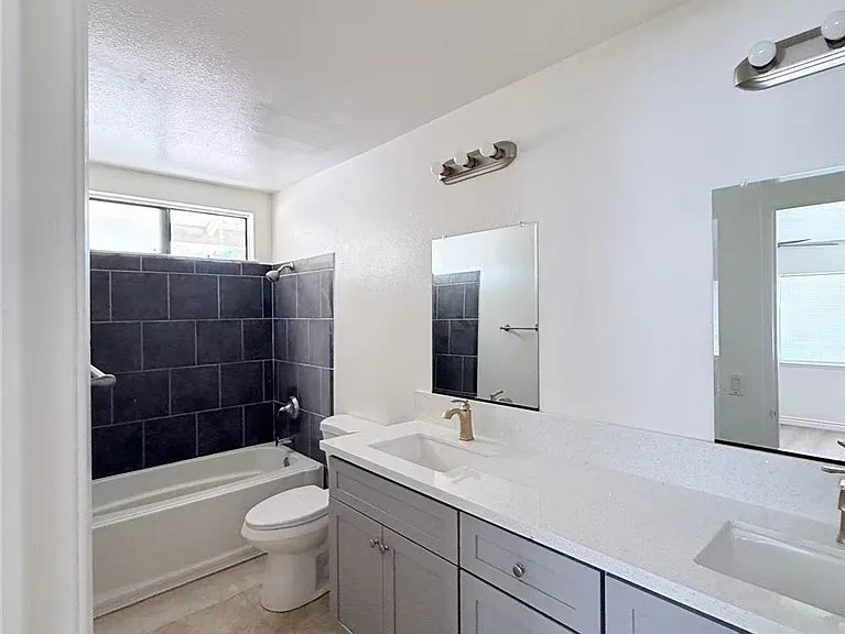 1360 N Hacienda Dr — Photo 9