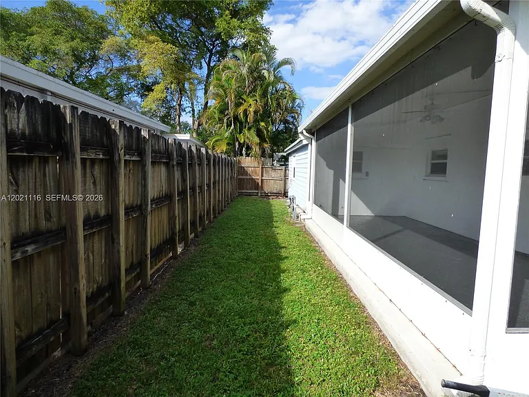 2148 NE 182nd St — Photo 32