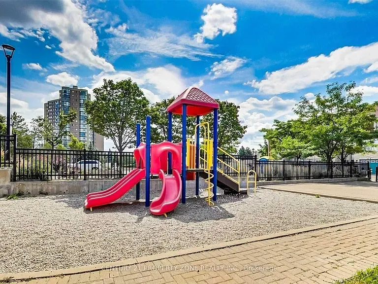 1359 Rathburn Rd E #405 — Photo 31