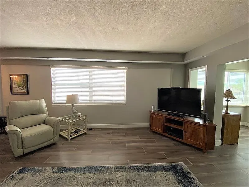 1700 Benjamin Franklin Dr — Photo 3