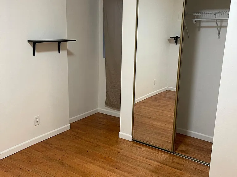 5009 16th Ave NE #8 — Photo 18