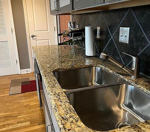 5th image of 600 Admiral Blvd APT 606