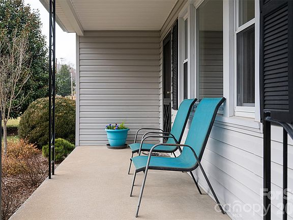 4th image of 439 Big Bend Rd