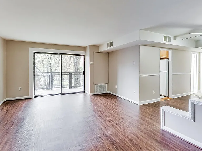 7611 Maple Ave #202 — Photo 6