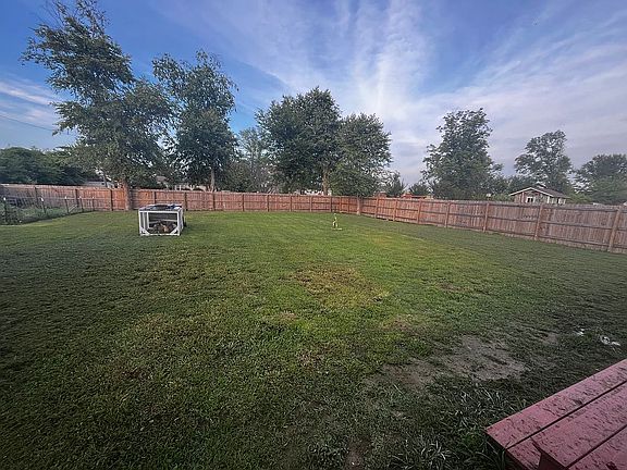 3rd image of 1224 Cowden Dr