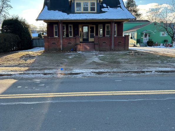 905 Main St