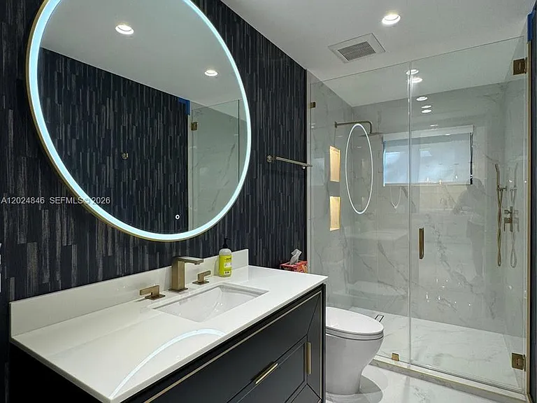 5841 SW 37th Ave — Photo 37