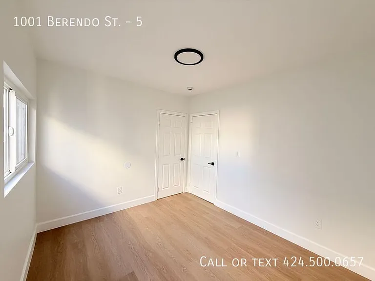 1001 N Berendo St #5 — Photo 11