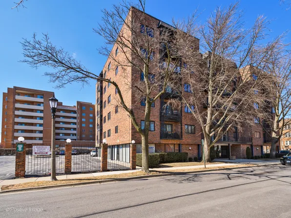 434 Clinton Pl APT 404, River Forest, IL 60305