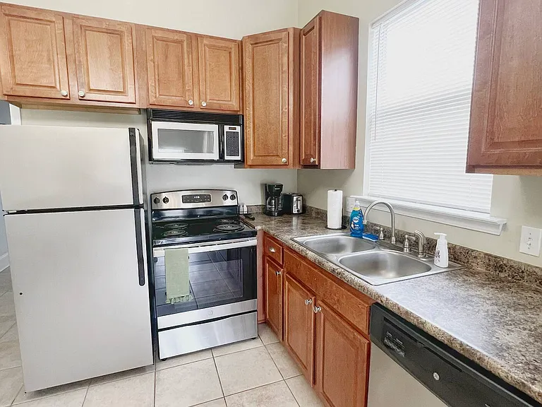 7050 Orleans Ave #B — Photo 10