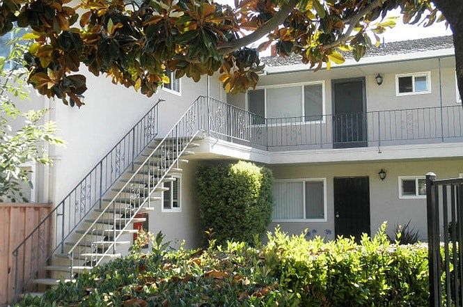 1st image of 3594 Payne Ave APT 9
