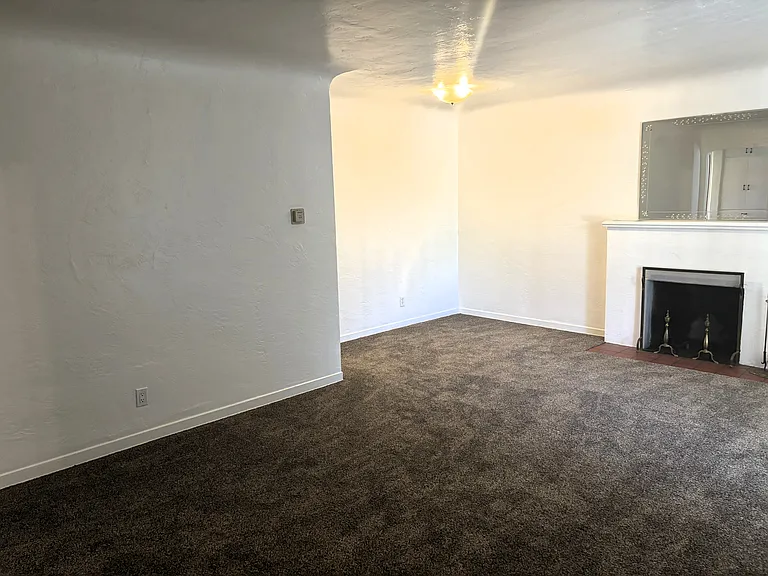 1116 Summit Dr NE — Photo 4