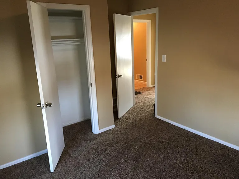 2944 S 9th Pl — Photo 16