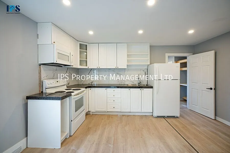 2 Bed | 1 Bath - All Utilities Included — Photo 2