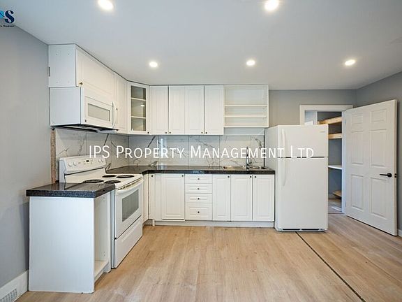 2nd image of 206 Station St #3