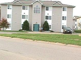 2422 Lakeside Dr #5, Iowa City, IA 52240