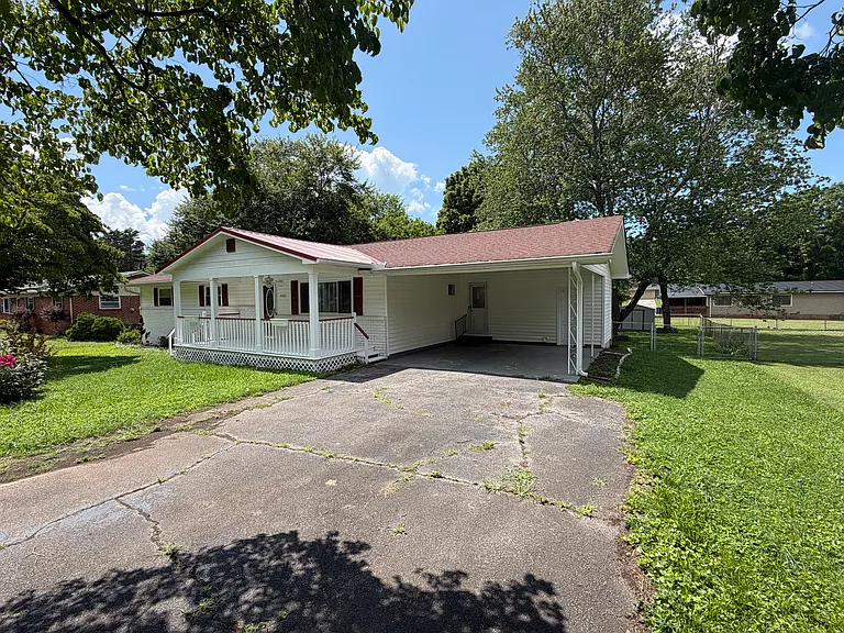 4001 Laurel Dr NW — Photo 15