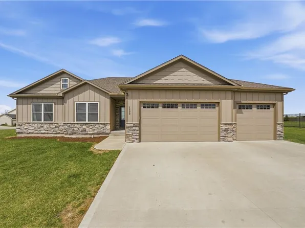 2500 Burris Dr, Harrisonville, MO 64701