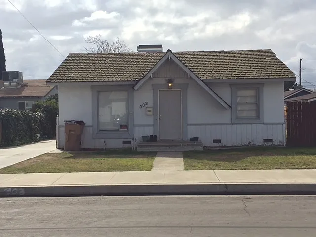 Nice and Cozy Home in Bakersfield For Rent! — Photo 3
