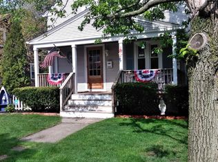 166 Manolla Ave, Warwick, RI 02888