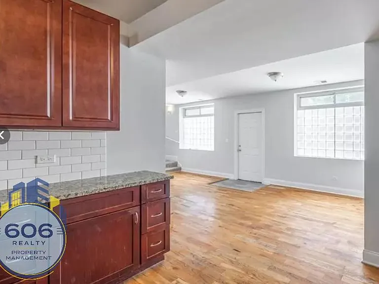 West Wicker Park Apts! — Photo 20