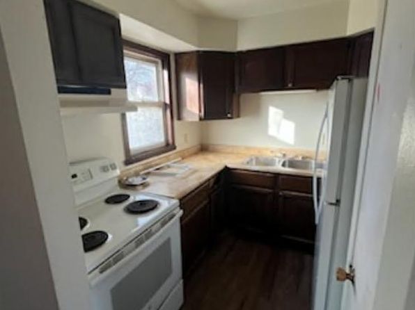 22 Donohue Ct APT 2