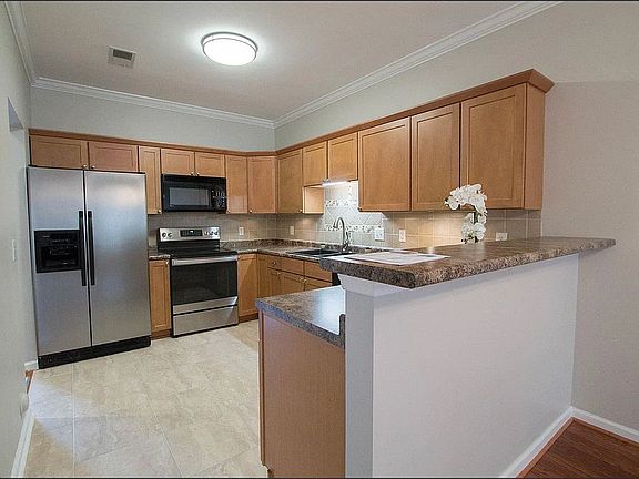 4th image of 1611 Savannah Park #1611